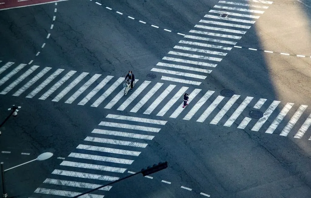 découvrez les stratégies essentielles pour réussir une transition en leadership. apprenez comment naviguer dans le changement, motiver votre équipe et instaurer une culture de confiance pour garantir une transition fluide et efficace.