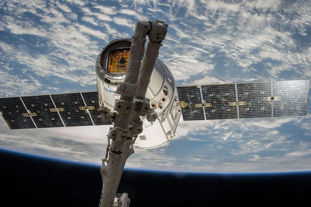 découvrez spacex, la société pionnière d'exploration spatiale fondée par elon musk, qui révolutionne le transport spatial avec des innovations telles que la réutilisation des fusées et les missions vers mars. explorez ses récentes avancées, programmes de lancement et visions futuristes pour l'espace.