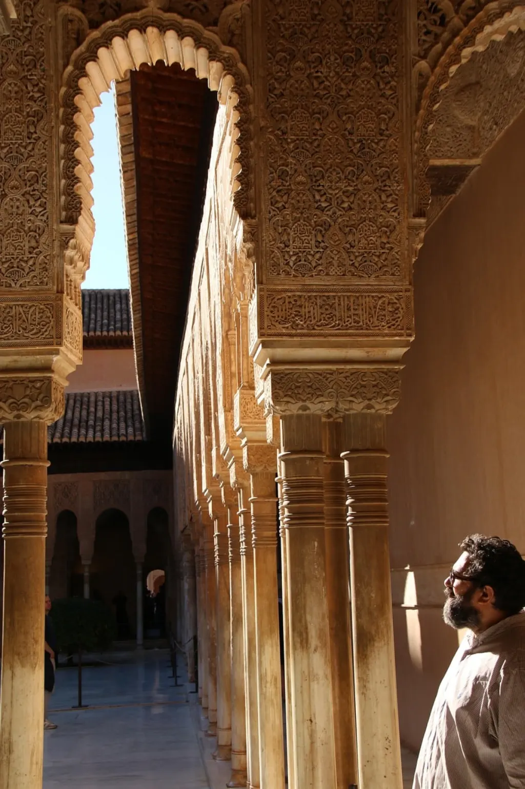 découvrez des visites guidées captivantes qui vous plongent au cœur des merveilles locales. explorez des sites emblématiques avec des guides experts, partageant leur passion et leur connaissance. réservez votre aventure dès maintenant et vivez une expérience inoubliable !