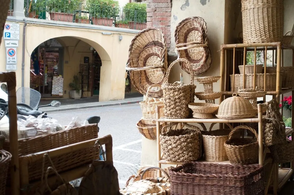 découvrez notre entreprise locale, dédiée à fournir des produits et services de qualité à notre communauté. profitez d'une expérience personnalisée et soutenez l'économie locale en choisissant des artisans et commerçants de proximité.