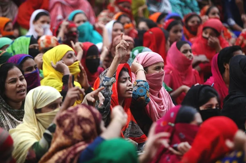 découvrez le pouvoir de la solidarité et son impact positif sur notre société. unissons nos forces pour construire un monde meilleur grâce à l'entraide, la compassion et l'engagement collectif.