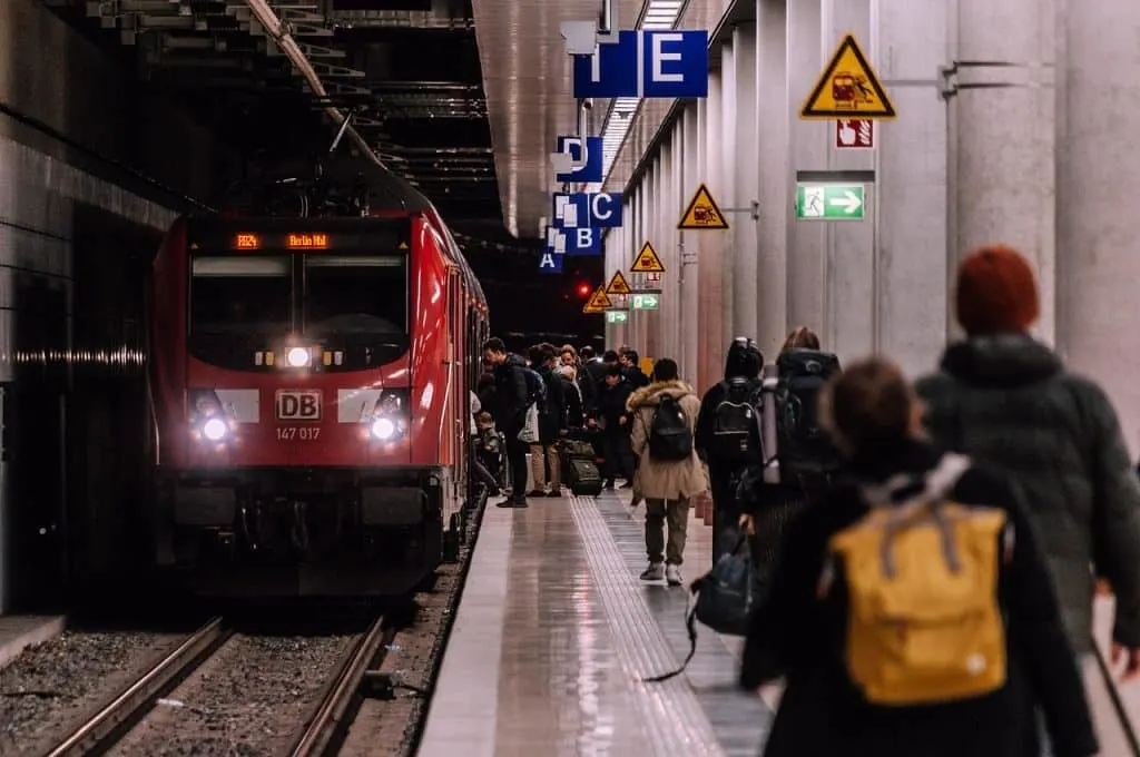 découvrez les horaires, destinations et informations essentielles sur les départs de vols, trains ou bus pour organiser facilement votre prochain voyage.