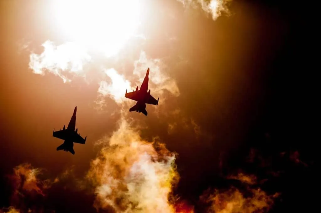 découvrez les principes et techniques essentiels des dynamiques de combat : analyse des mouvements, stratégies de défense et d'attaque, et optimisation de la performance dans toutes les disciplines martiales.