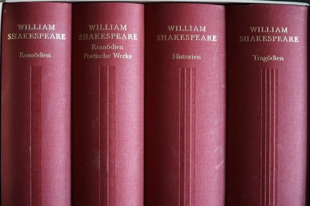 découvrez la royal shakespeare company, l’une des plus célèbres compagnies de théâtre britannique dédiée aux œuvres de shakespeare et du théâtre classique, basée à stratford-upon-avon. replongez dans l’univers du dramaturge à travers des spectacles innovants et des événements culturels.