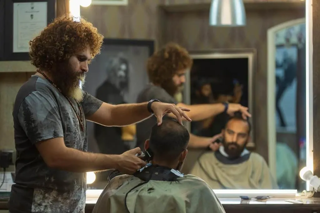 découvrez l'ouverture de notre nouvelle barber company, un salon moderne dédié à la coiffure et au soin des hommes. profitez d'un service de qualité dans une ambiance conviviale.