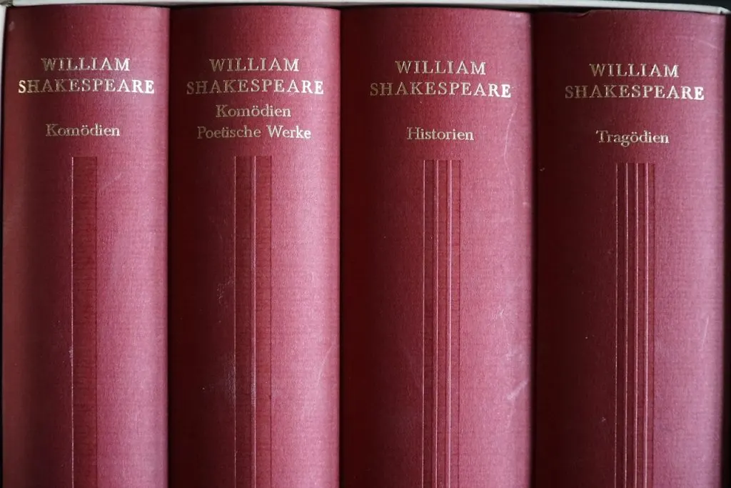 découvrez shakespeare and company, la célèbre librairie parisienne emblématique de la littérature anglophone et refuge des écrivains du monde entier.