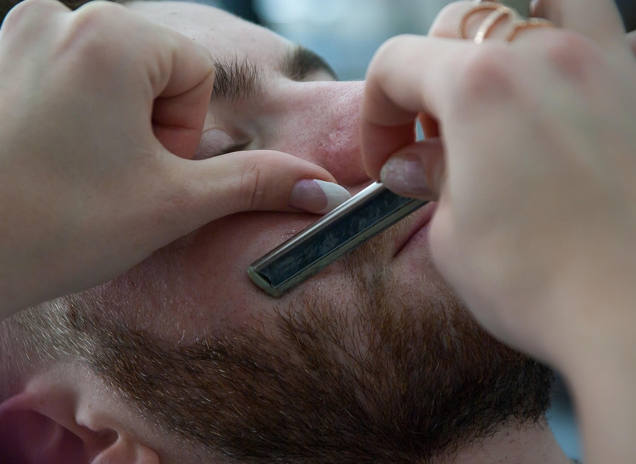 découvrez the barber, votre salon de coiffure spécialisé dans les coupes, tailles de barbe et soins personnalisés pour hommes. offrez-vous un moment de détente dans un cadre moderne avec des professionnels passionnés.