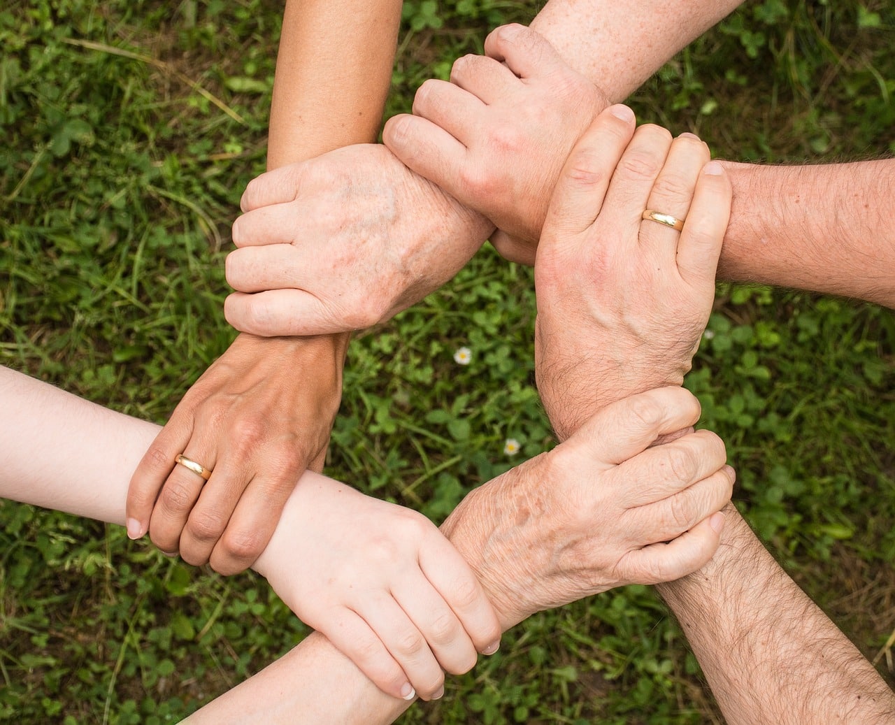 découvrez l'importance de la collaboration en entreprise, ses avantages, et comment instaurer une culture collaborative pour booster la productivité et l'innovation au sein de votre équipe.