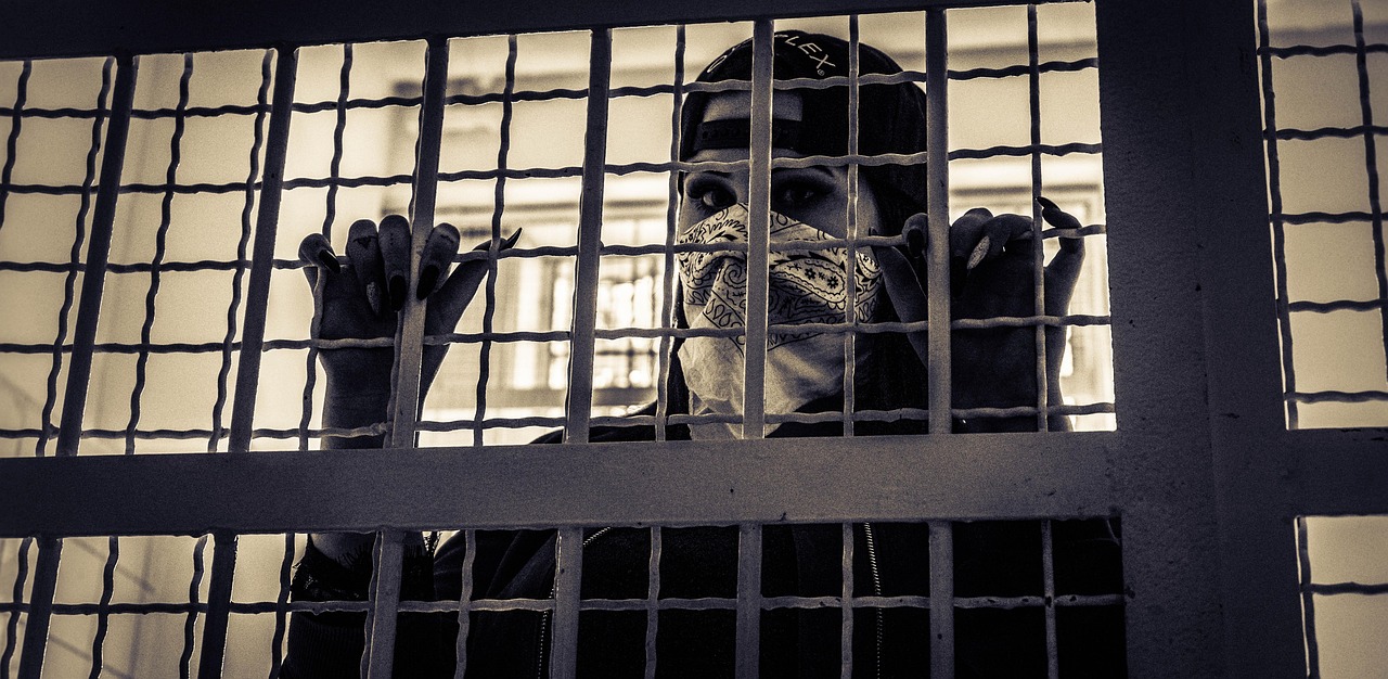 découvrez ce qu’est un guilty pleasure, ces petits plaisirs coupables que l’on adore secrètement et qui apportent du bonheur au quotidien malgré la gêne ou la honte qu’ils peuvent susciter.