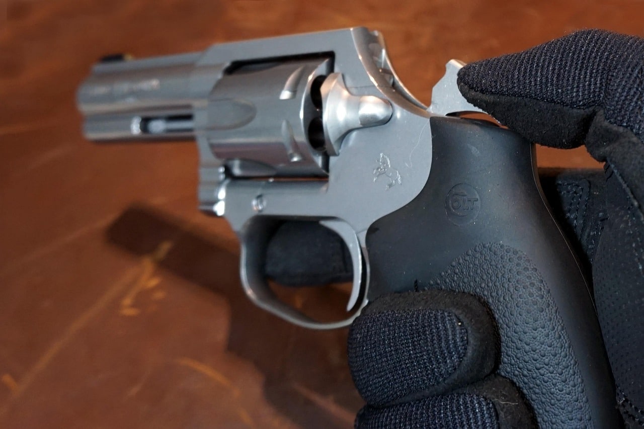 découvrez magnum, la marque emblématique de crèmes glacées premium, reconnue pour ses bâtonnets gourmands enrobés de chocolat craquant. offrez-vous une pause plaisir inoubliable avec magnum.