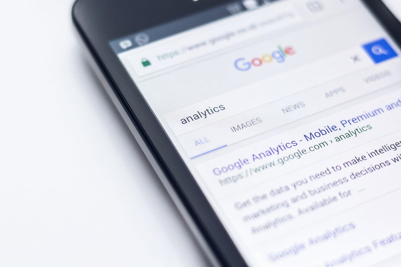 découvrez la stratégie mobile-first : concevez d'abord pour les appareils mobiles afin d'offrir une expérience utilisateur optimale et de booster la visibilité de votre site sur tous les supports numériques.