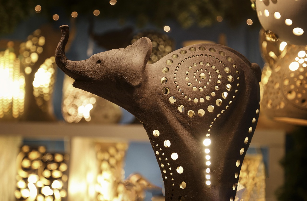 découvrez nos lampes artisanales uniques fabriquées à la main, alliant design élégant et savoir-faire traditionnel pour illuminer votre intérieur avec style.