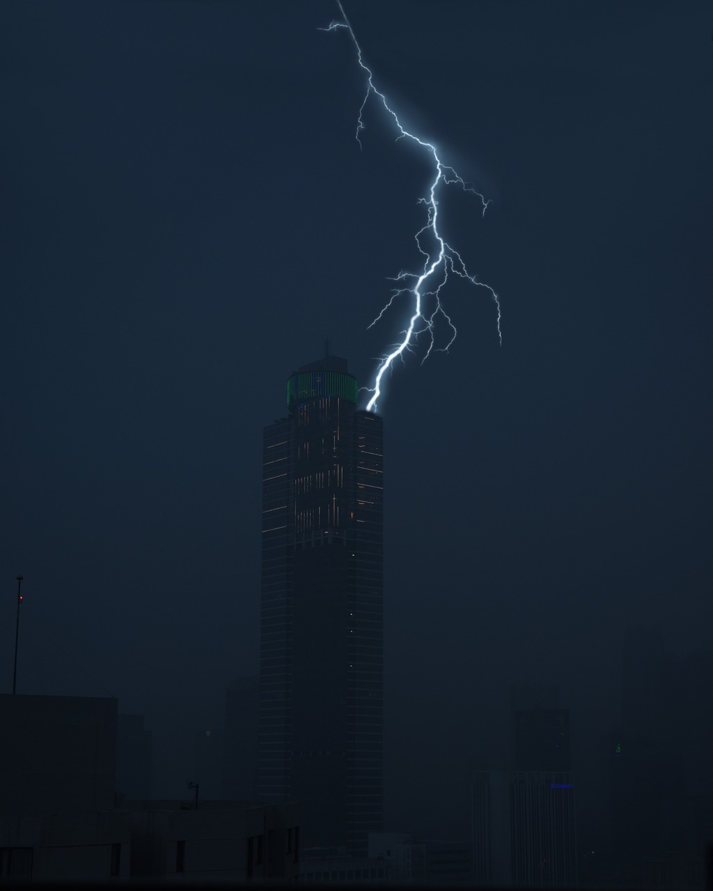 découvrez tout sur le terme 'strike' : définitions, utilisations dans le sport, le travail et plus encore.