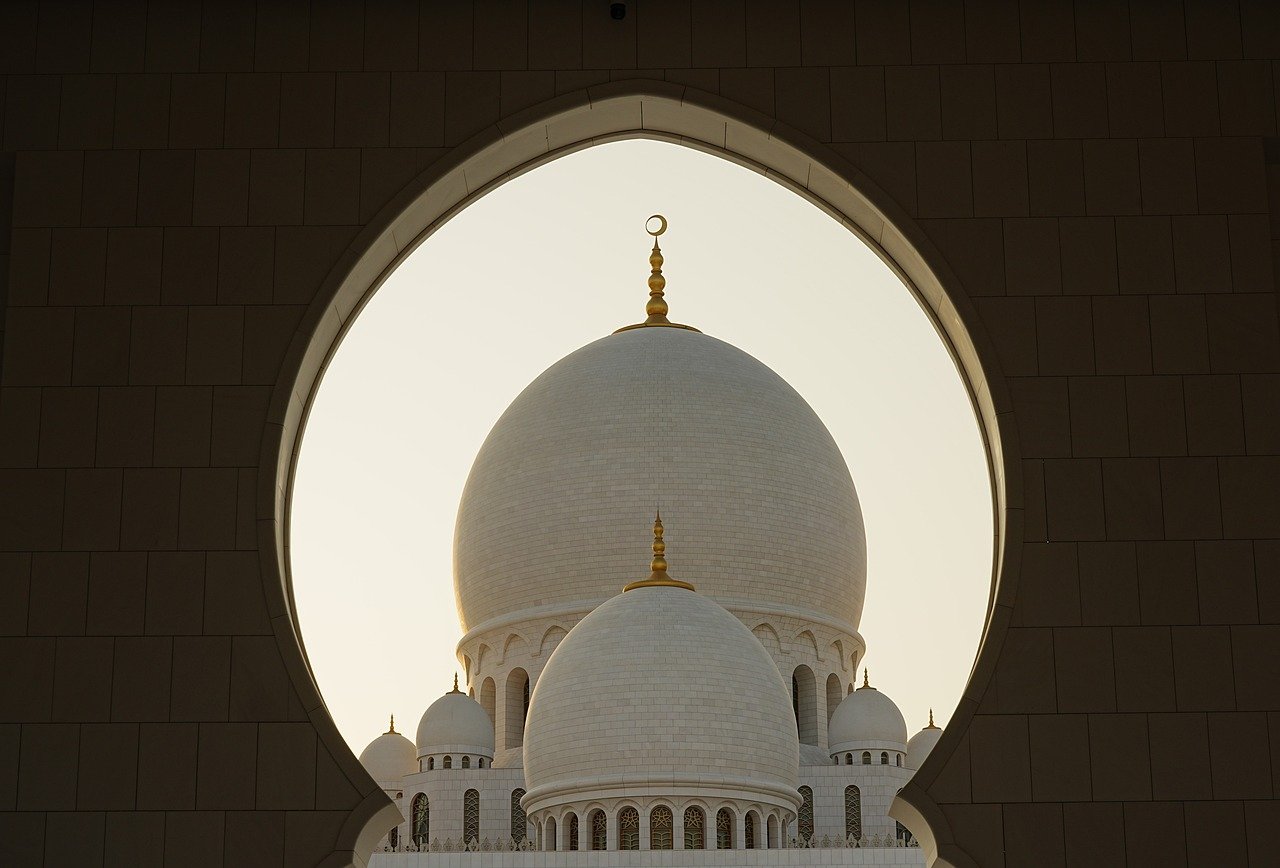 analyse approfondie du conflit au moyen-orient : causes, enjeux et perspectives pour la paix dans une région complexe.