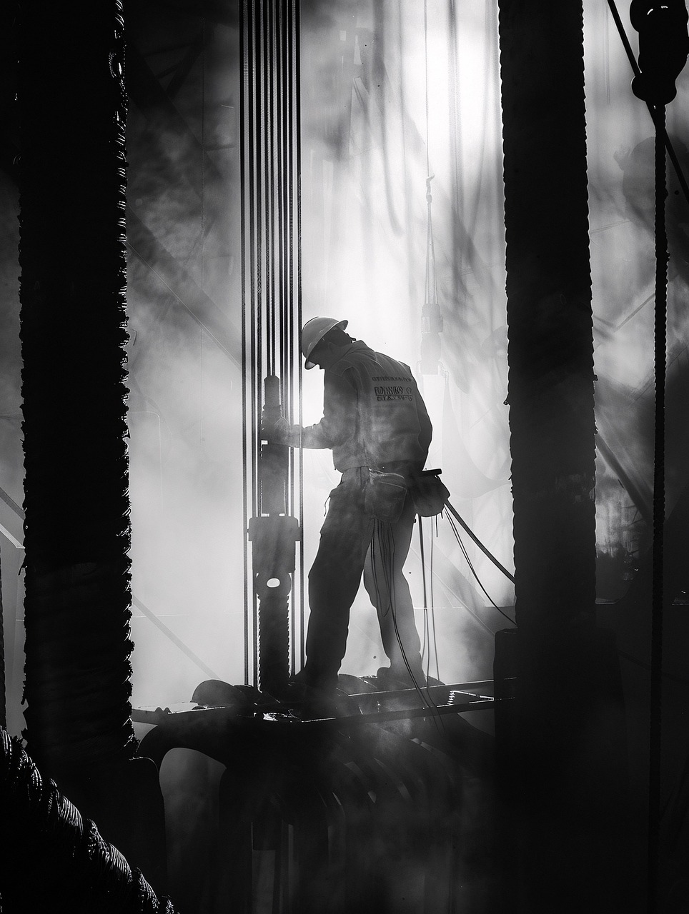 découvrez nos services d'opérations offshore, spécialisés dans la gestion, la sécurité et l'efficacité des projets en mer pour garantir le succès de vos activités pétrolières et gazières.