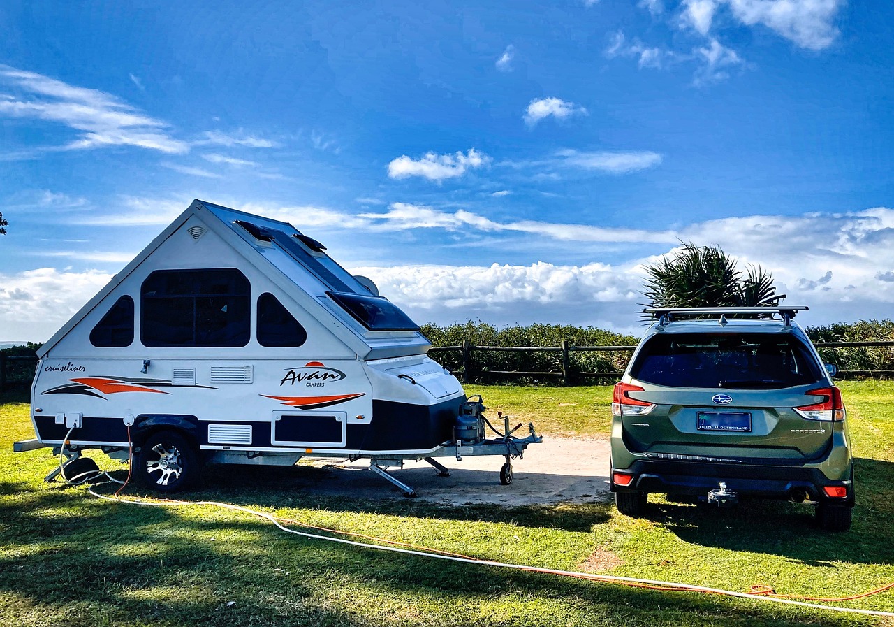 découvrez le caravanning : une aventure libre et confortable pour explorer la nature en toute autonomie, idéale pour des vacances en famille ou entre amis.