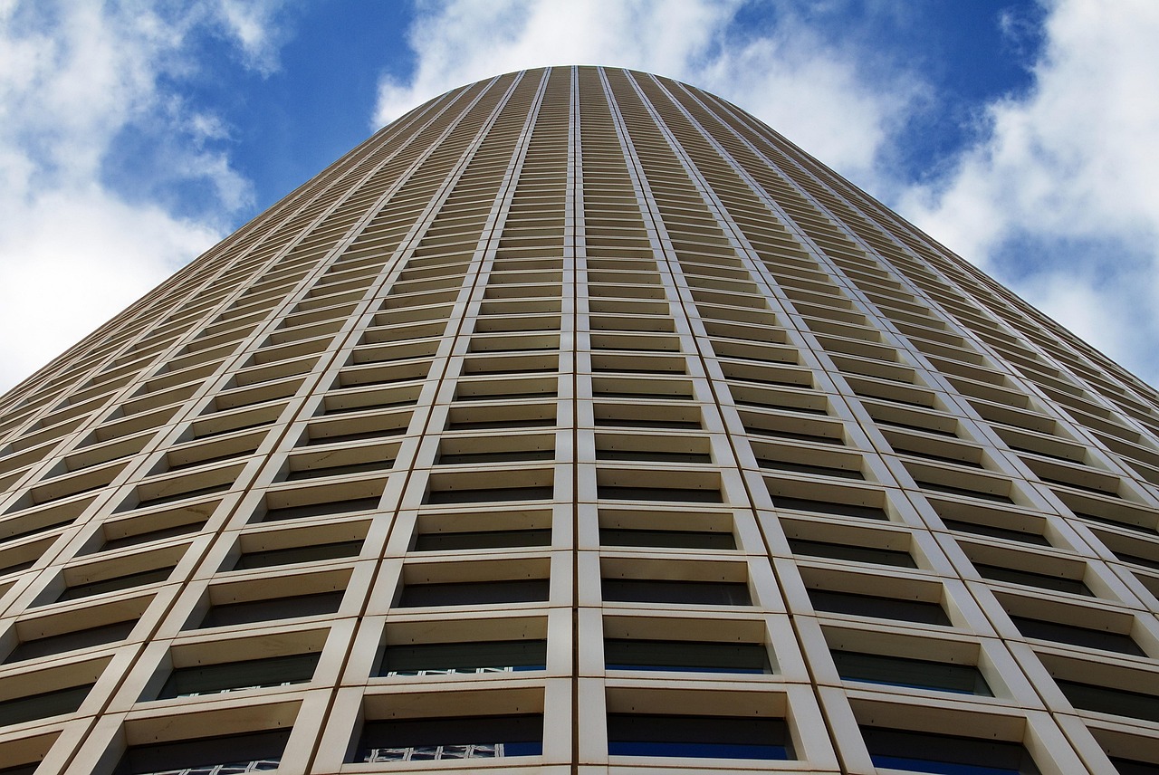 découvrez les opportunités et expertises en immobilier commercial pour optimiser vos investissements et développer votre activité professionnelle.