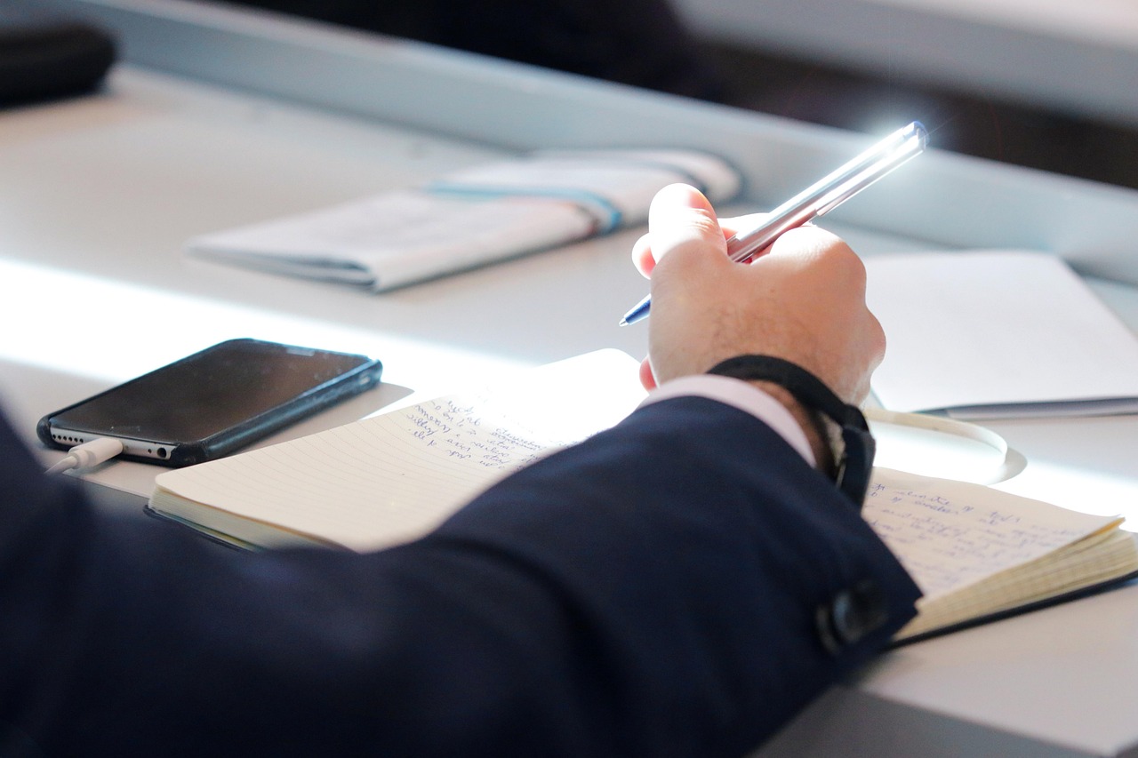 découvrez les tendances et innovations qui façonnent le futur du travail, incluant la digitalisation, le télétravail et l'évolution des compétences professionnelles.