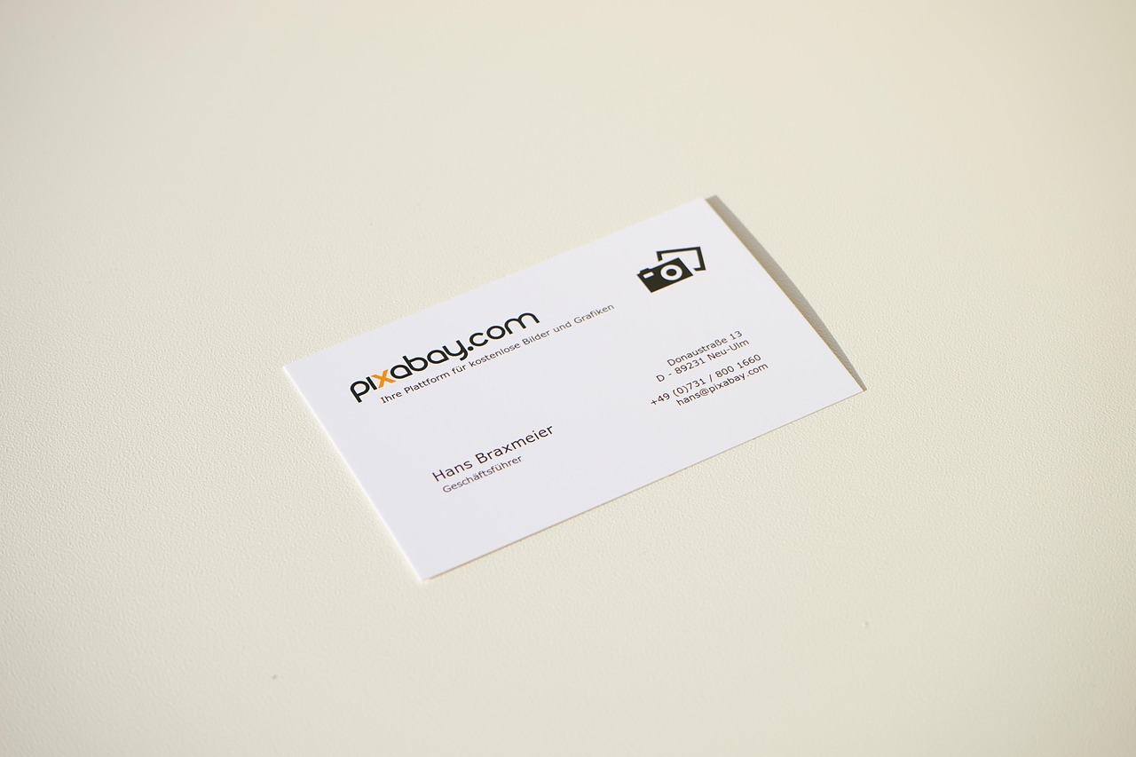 découvrez nos cartes de visite personnalisées, idéales pour promouvoir efficacement votre activité professionnelle avec style et professionnalisme.