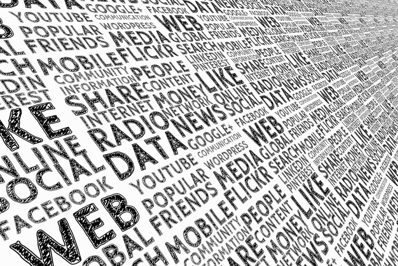 découvrez comment les réseaux sociaux influencent les décisions d'investissement et impactent les comportements des investisseurs.
